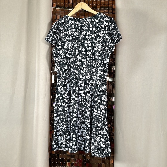 2 Dye 4 Black Short Sleeve Stretchy Lightweight Dress White & Red Floral Print L - Picture 9 of 10